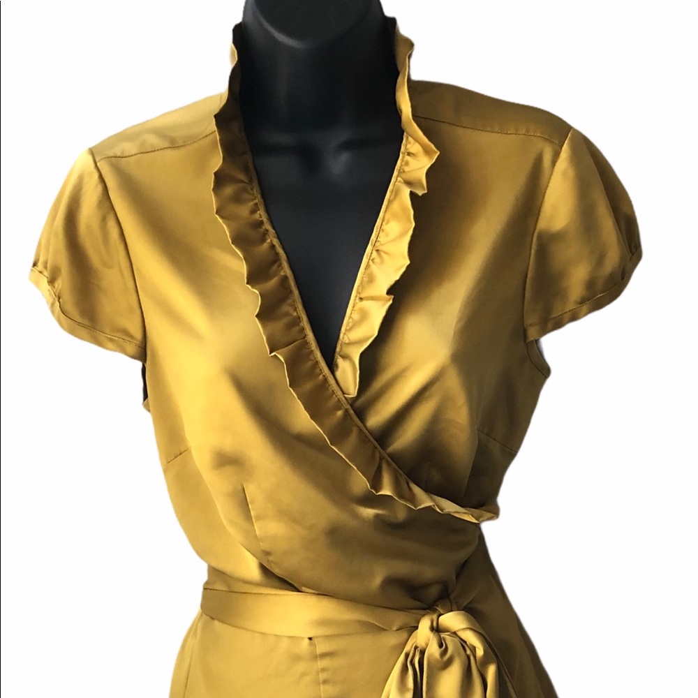🌻 2/$25 Ann Taylor Wrap Shirt Size 12